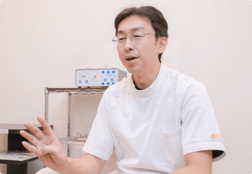 足浴をしている様子